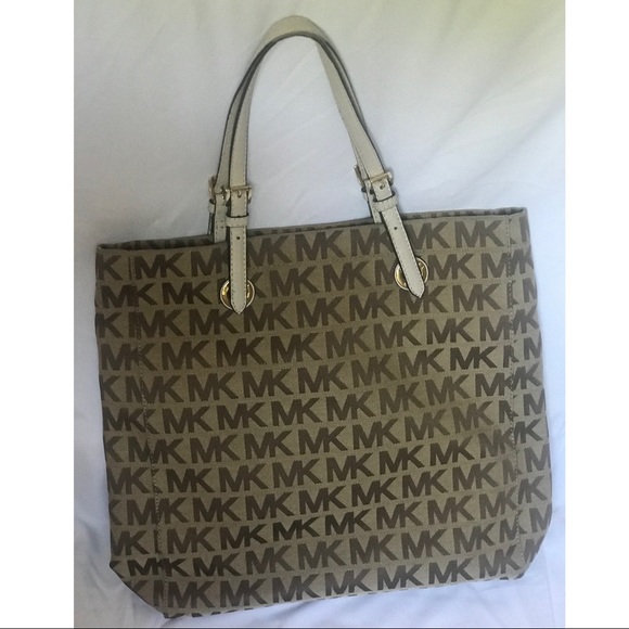 Michael Kors Handbags - Michael Kors Monogram Tote Bag Michael Kors Handbags - Michael Kors Monogram Tote Bag